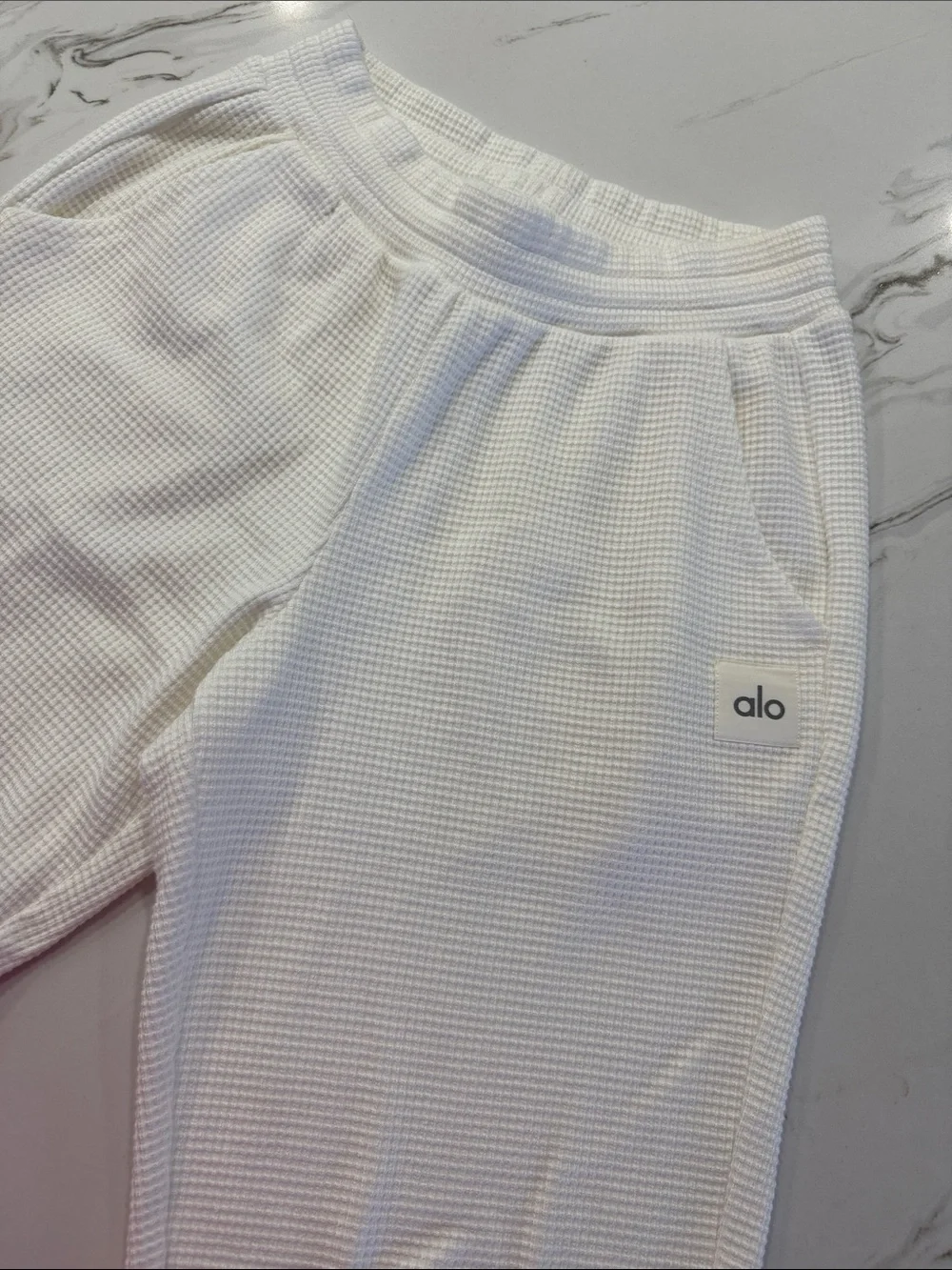 ALO Yoga 🖤alo 🖤nwot